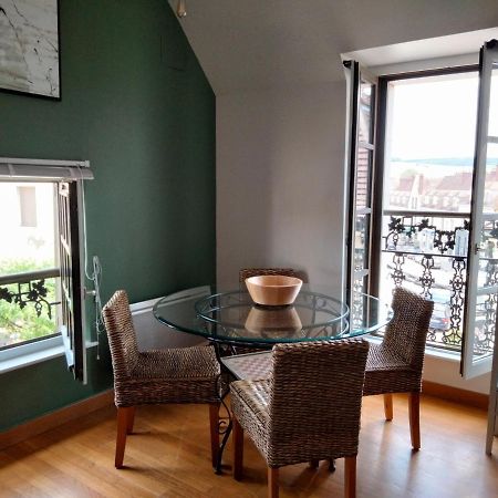 Les Appartements De Chablis Exteriör bild