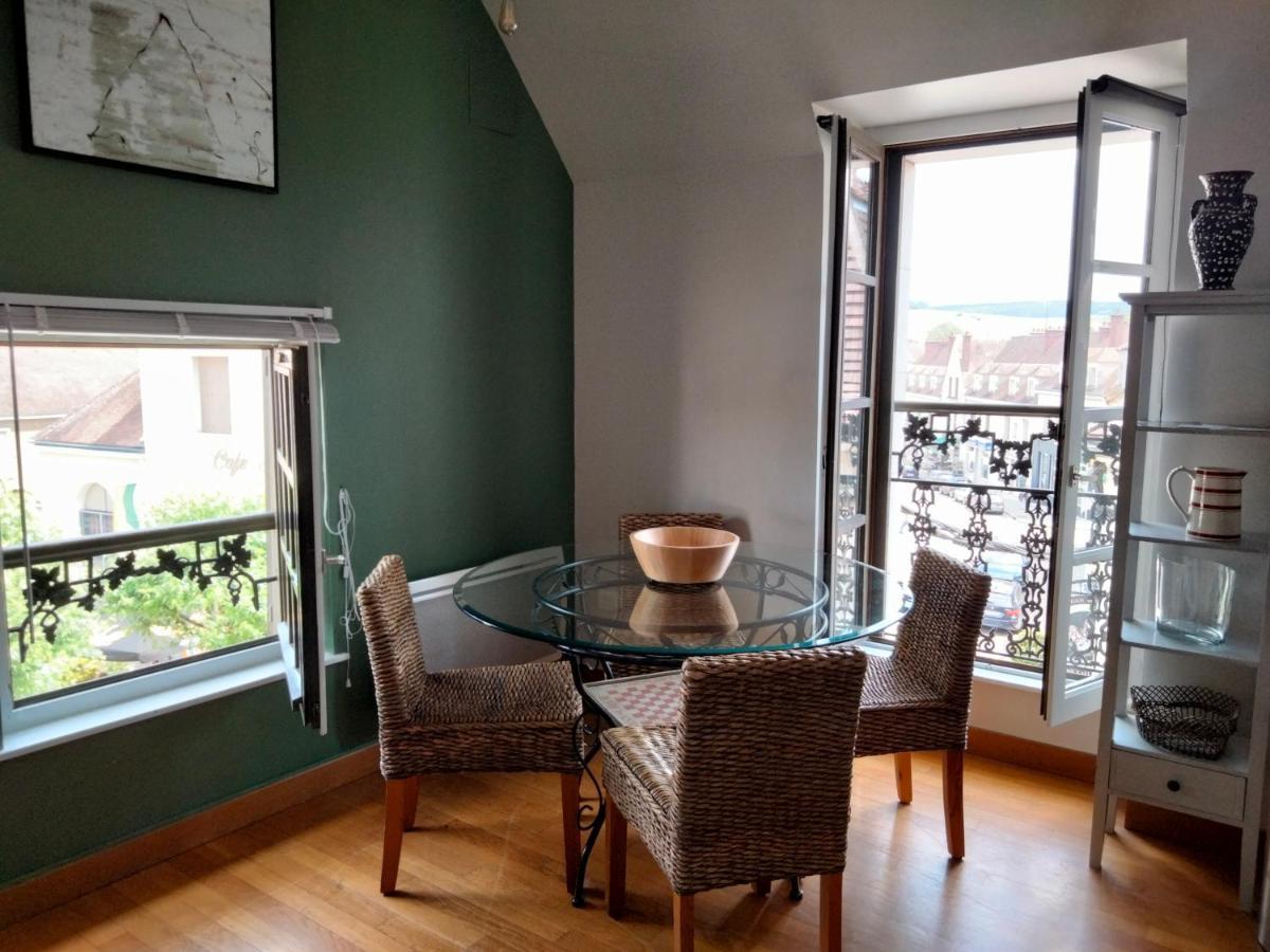 Les Appartements De Chablis Exteriör bild
