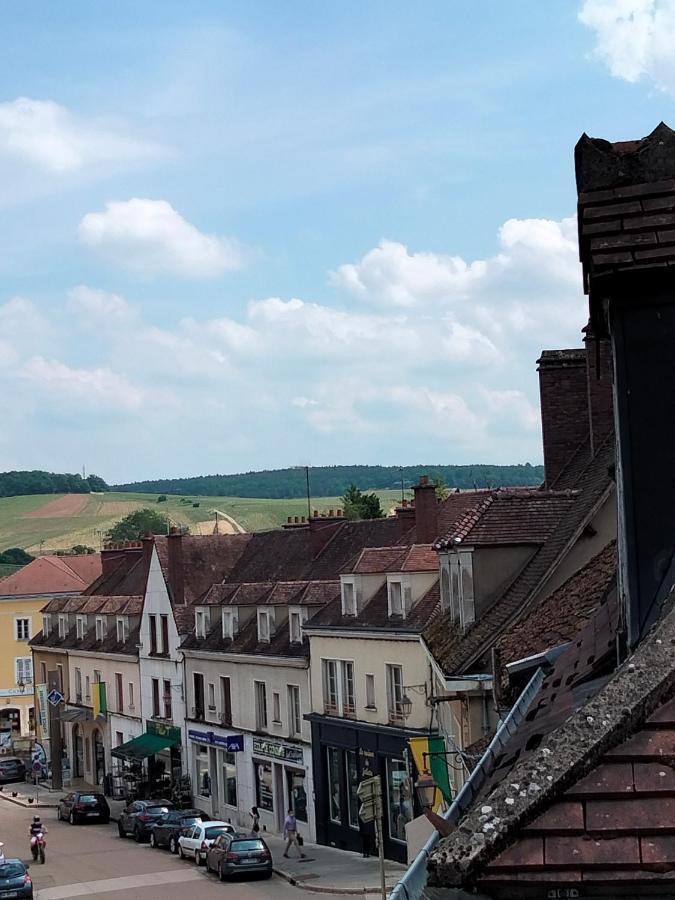 Les Appartements De Chablis Exteriör bild